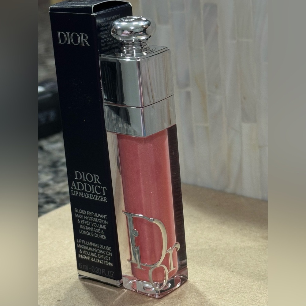 Dior Addict Lip Maximizer in Pink in Shade 010 Holographic Pink
